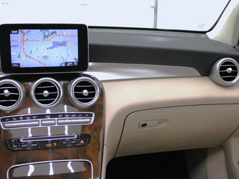 Used 2018 Mercedes-Benz GLC 300 GLC 300 SUV w/ Multimedia Package image 53