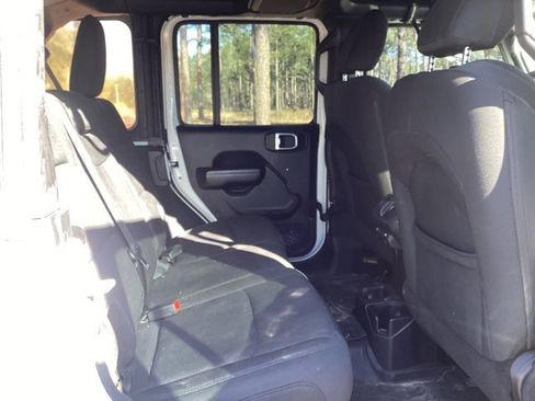 Used 2018 Jeep Wrangler Unlimited Sport S image 12