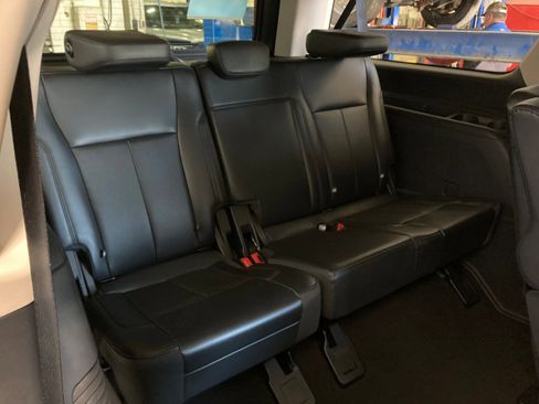 Used 2024 Ford Expedition Max XLT AWD/4WD image 10