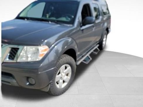 Used 2013 Nissan Frontier SV AWD/4WD image 3