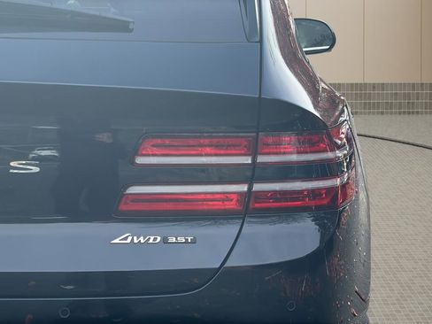 Certified 2025 Genesis GV80 3.5T Prestige AWD/4WD image 13