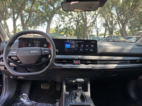 Used 2025 Kia K4 FWD image 33