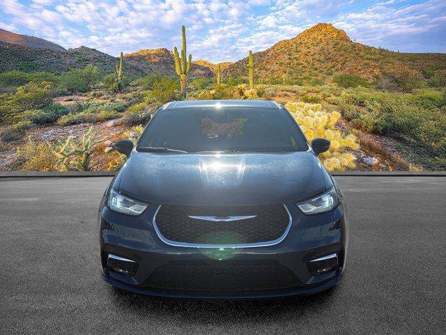 Used 2025 Chrysler Pacifica Select FWD image 9