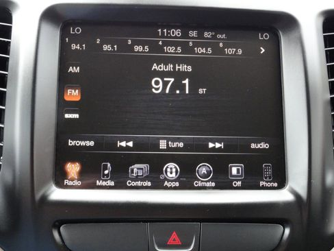 Used 2016 Jeep Cherokee Latitude w/ Comfort/Convenience Group FWD image 15