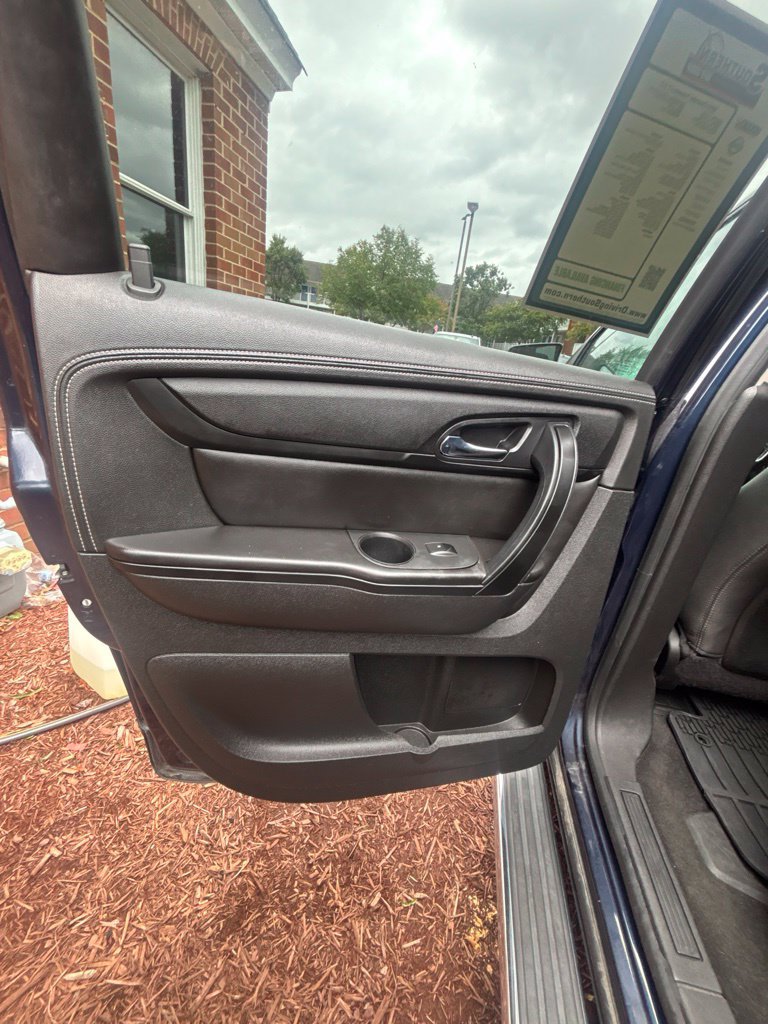 Used 2015 Chevrolet Traverse LT w/ Style and Technology Package AWD/4WD image 18