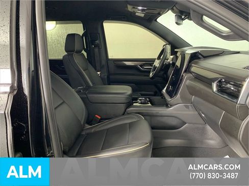 Used 2025 GMC Yukon Elevation image 32