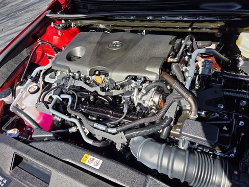 Certified 2025 Toyota Camry SE w/ Convenience Package image 28