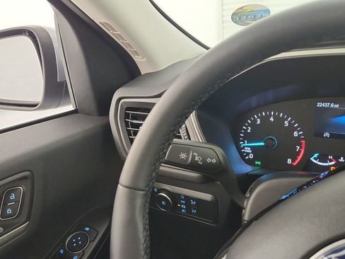 Used 2022 Ford Escape SEL image 18