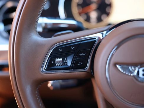 Used 2021 Bentley Flying Spur W12 image 31