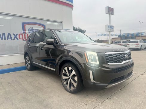 Used 2020 Kia Telluride S w/ S 8 Passenger Seating Package image 11