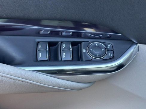 Used 2021 Cadillac XT4 Luxury w/ Cold Weather Package image 16