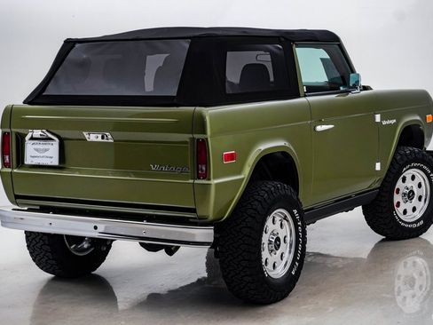 Used 2024 Ford Bronco Black Diamond image 12