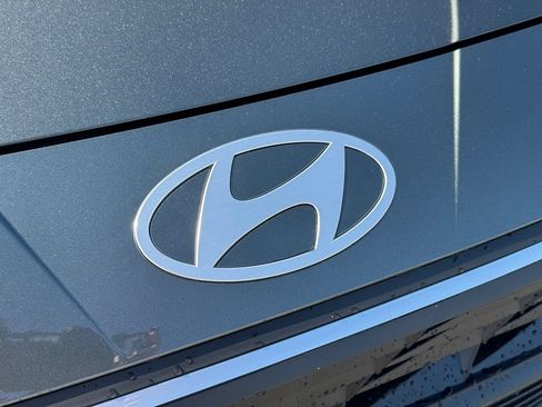 Used 2026 Hyundai Elantra SE FWD image 6
