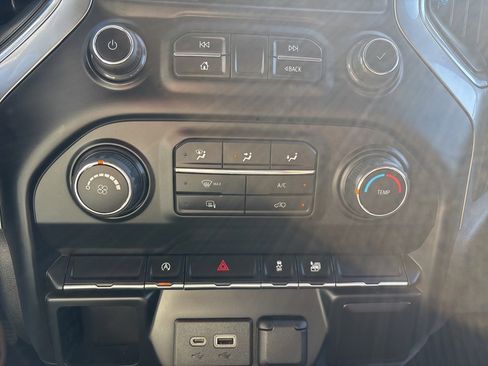 Used 2020 Chevrolet Silverado 1500 LT image 12