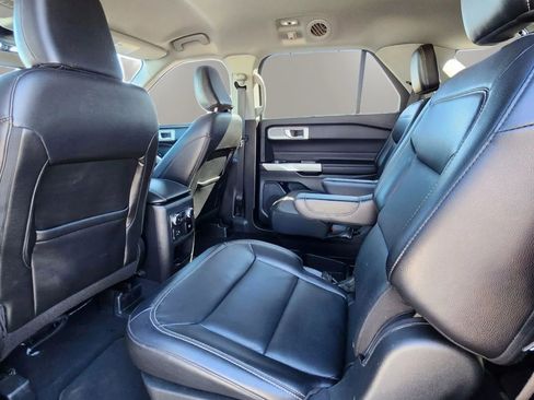 Used 2021 Ford Explorer Limited w/ Equipment Group 301A AWD/4WD image 16