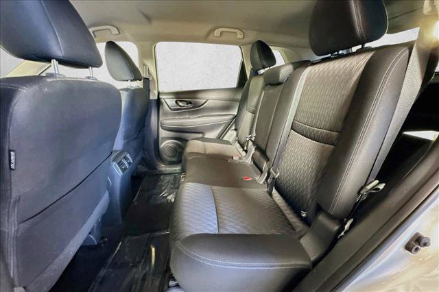 Used 2017 Nissan Rogue SV AWD/4WD image 21