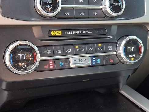 Used 2022 Ford F350 Lariat w/ Black Appearance Package AWD/4WD image 16