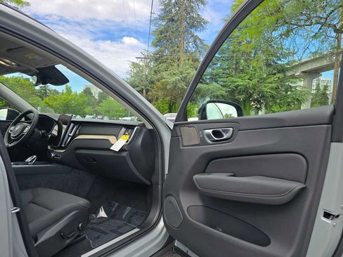 Used 2026 Volvo XC60 B5 Plus w/ Climate Package AWD/4WD image 11