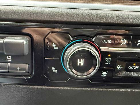 Used 2024 Chevrolet Silverado 1500 LT AWD/4WD image 23