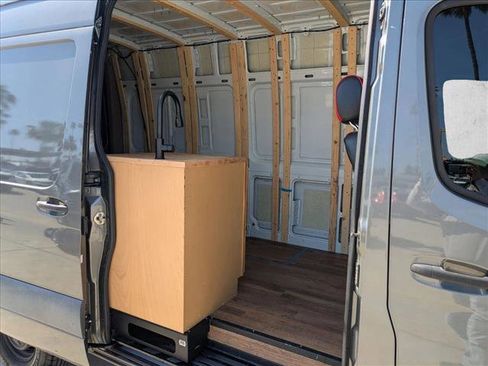 Used 2020 Mercedes-Benz Sprinter 2500 image 18