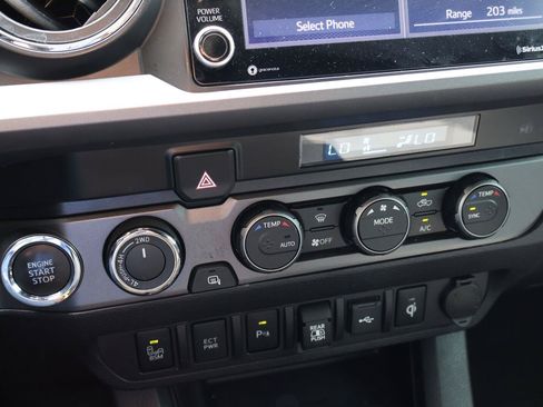 Used 2023 Toyota Tacoma TRD Off-Road w/ Technology Package AWD/4WD image 26