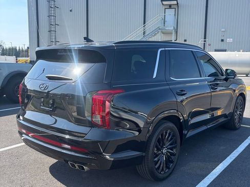 Used 2024 Hyundai Palisade Calligraphy image 5