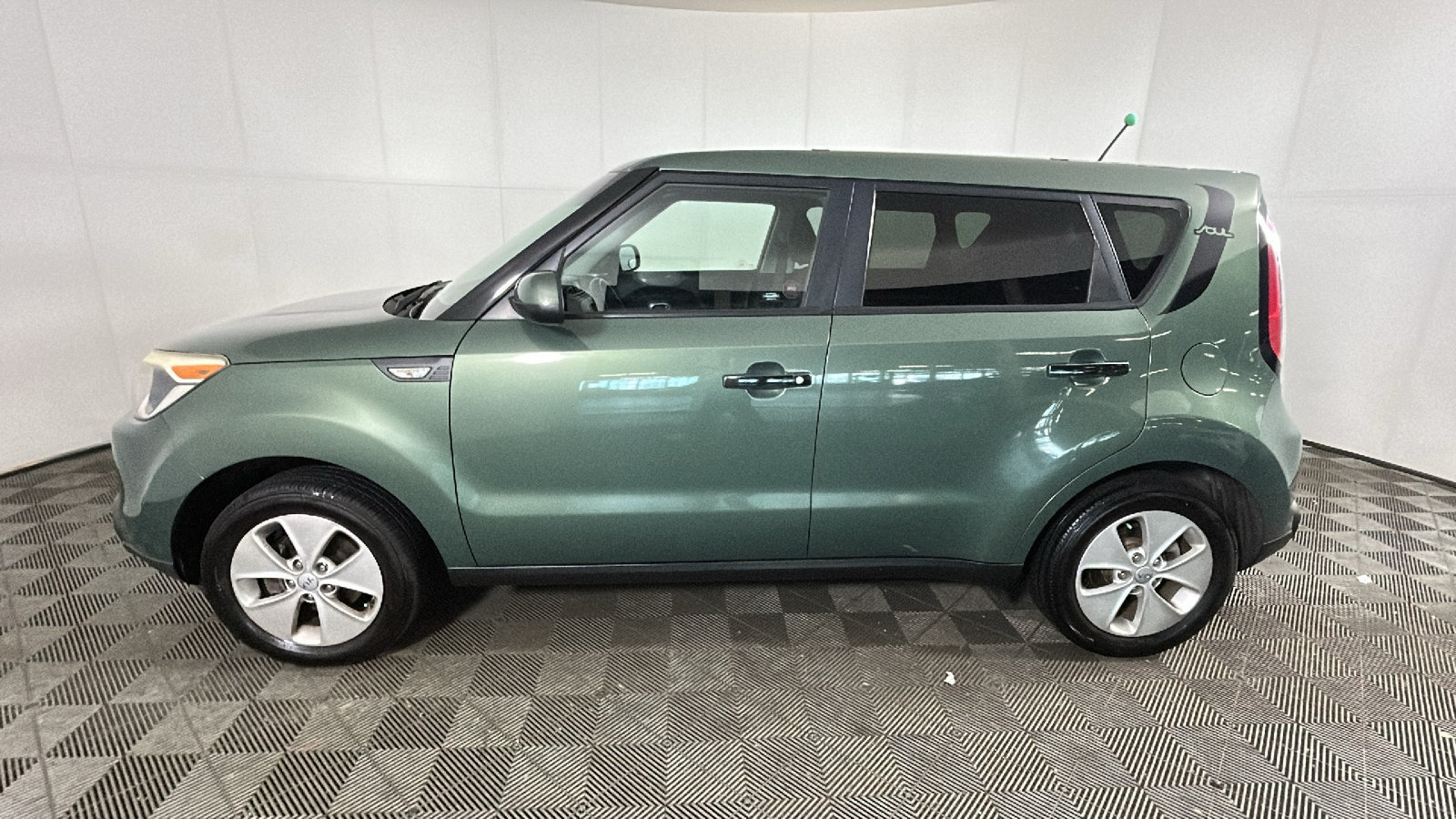 Used 2014 Kia Soul FWD image 7