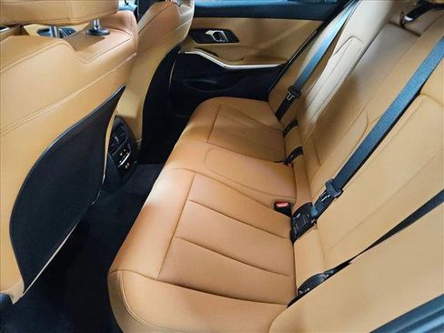 Certified 2025 BMW 330i Sedan w/ Premium Package image 17