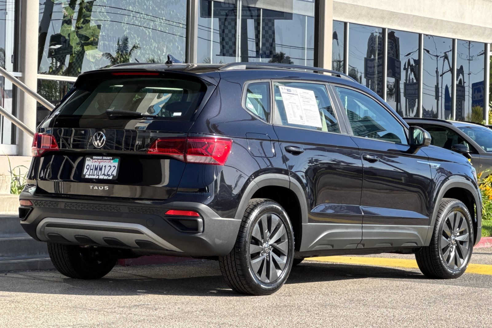 Used 2023 Volkswagen Taos S FWD image 4