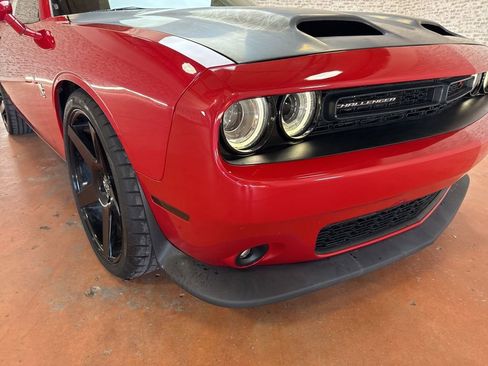 Used 2016 Dodge Challenger R/T Scat Pack w/ Leather Interior Group image 9