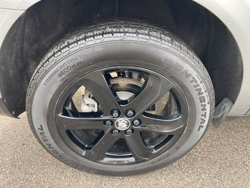 Used 2023 Buick Enclave Essence w/ Sport Touring Edition image 6