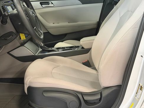 Used 2015 Hyundai Sonata SE FWD image 11