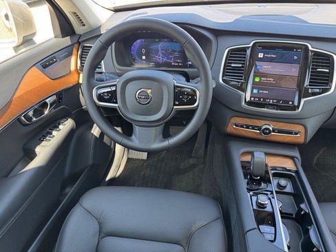 Certified 2025 Volvo XC90 B6 Plus w/ Protection Package Premier image 16
