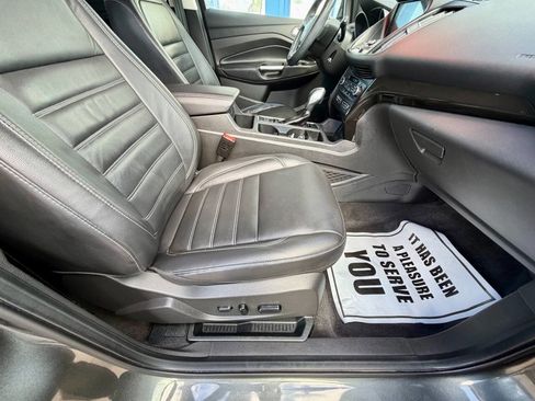Used 2019 Ford Escape Titanium AWD/4WD image 27
