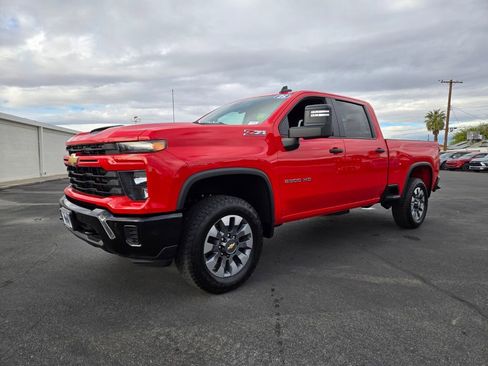 Used 2025 Chevrolet Silverado 2500 Custom w/ Custom Value Package image 2