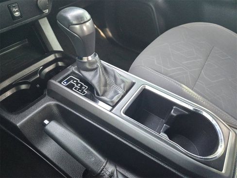 Used 2016 Toyota Tacoma TRD Sport w/ Towing Package image 21