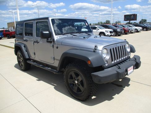 Used 2014 Jeep Wrangler Unlimited Sport w/ Quick Order Package 24S AWD/4WD image 8