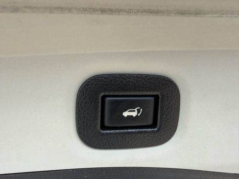 Used 2019 Nissan Rogue SL FWD image 37