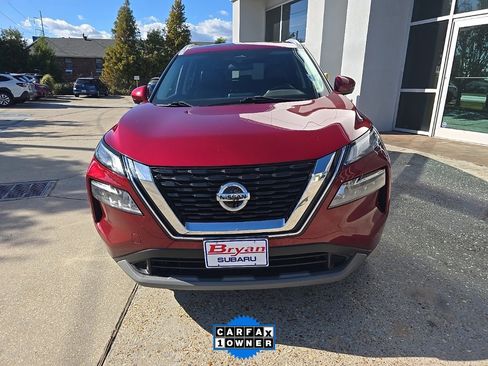 Used 2021 Nissan Rogue SV w/ Premium Package image 4