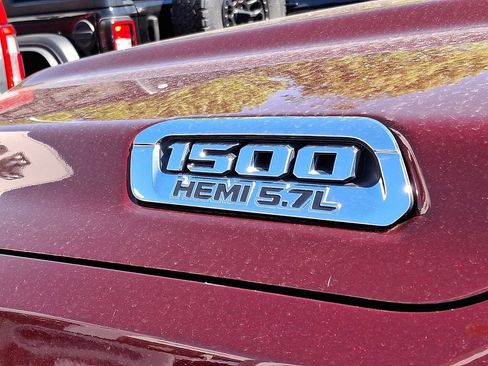 Used 2019 RAM 1500 Big Horn AWD/4WD image 11