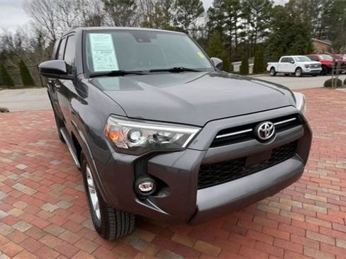 Used 2022 Toyota 4Runner SR5 image 3