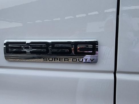 Used 2024 Ford E-350 and Econoline 350 Super Duty w/ Power Windows & Locks Group image 27