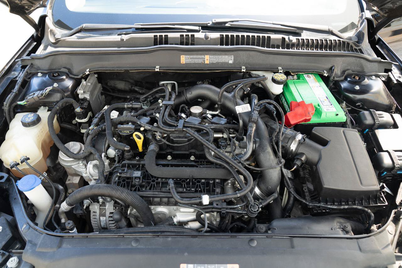 Used 2020 Ford Fusion SEL FWD image 35