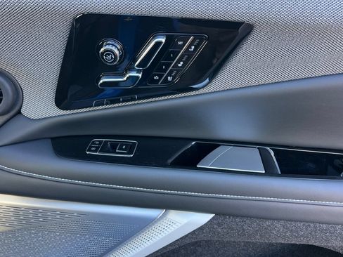 Used 2026 Cadillac Optiq Luxury 2 w/ LPO, Floor Liner Package RWD image 20