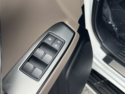 Used 2023 Lexus GX 460 Premium w/ Accessory Package AWD/4WD image 16
