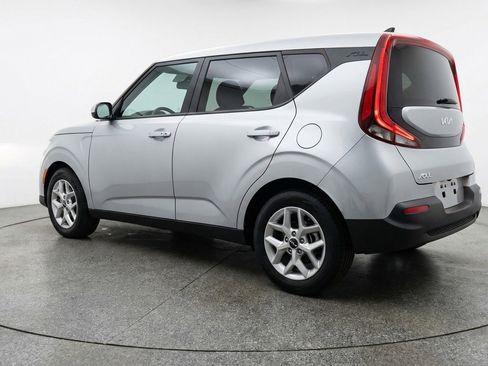 Used 2025 Kia Soul LX w/ LX Technology Package image 6