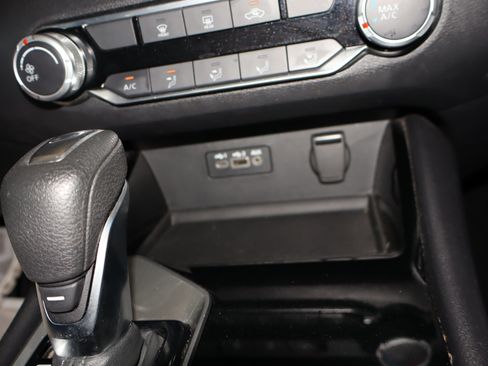 Used 2024 Nissan Altima 2.5 SV image 15