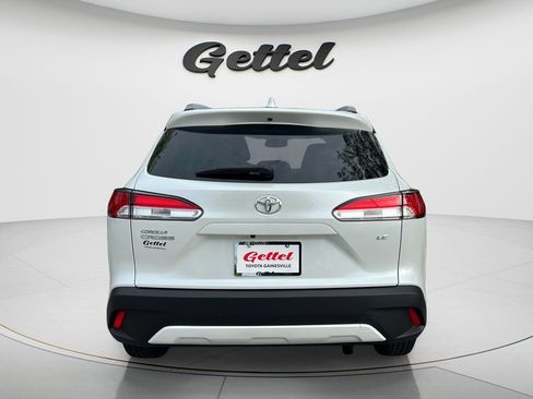 Used 2023 Toyota Corolla Cross LE FWD image 6