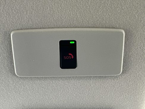 New 2025 Nissan Versa SR w/ Trunk Package image 36