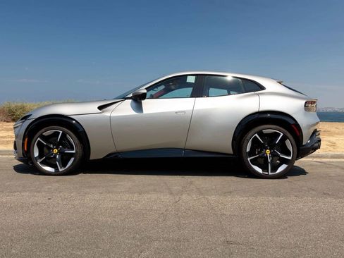 Certified 2025 Ferrari Purosangue image 3